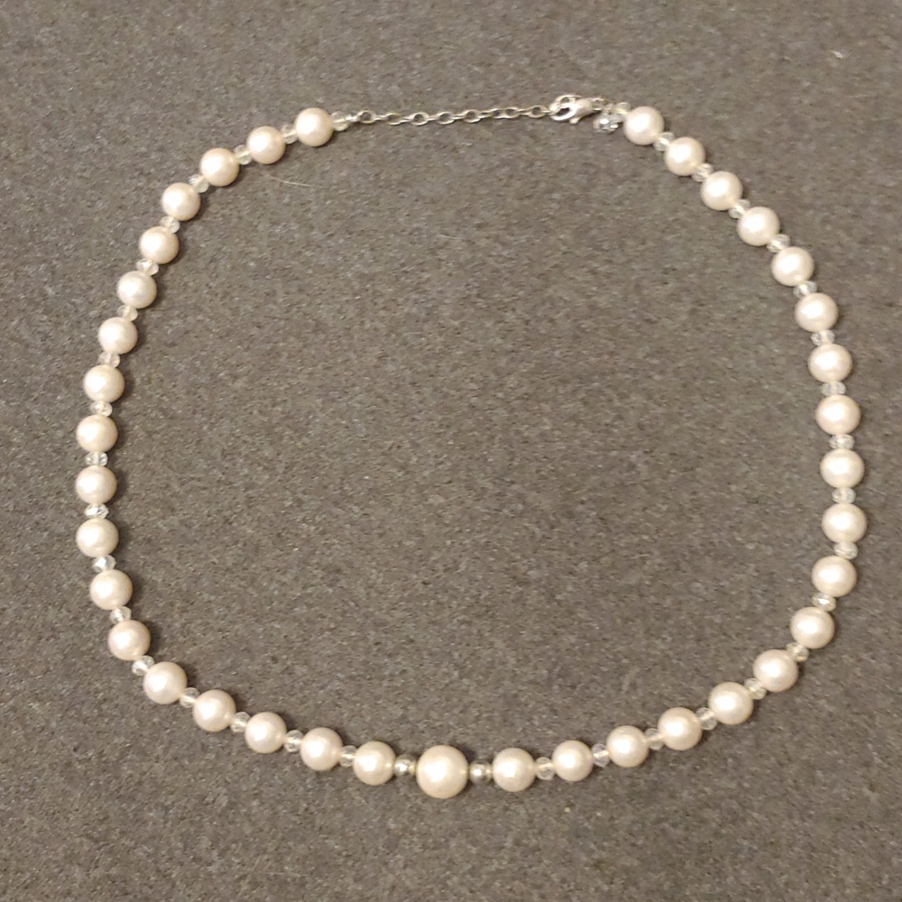 3/$15 Pearl necklace